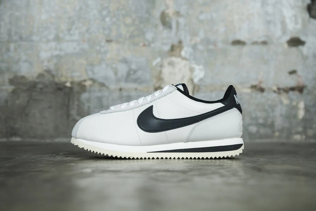 NIKE CORTEZ + CAJA