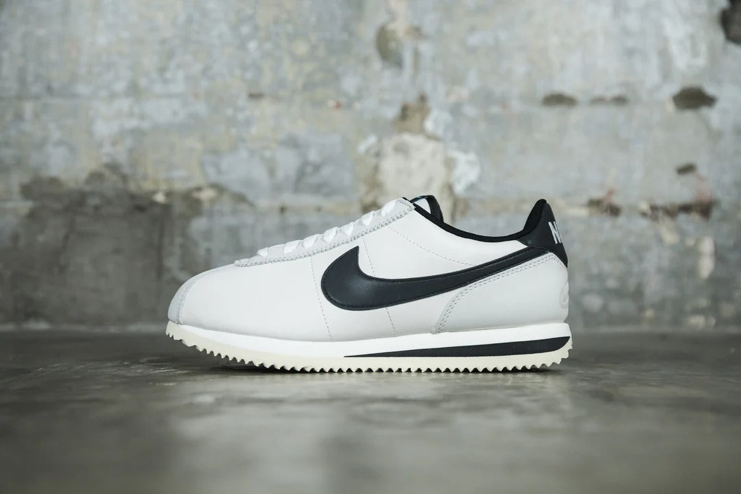 NIKE CORTEZ + CAJA